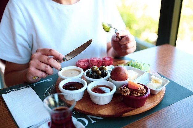 savor-the-flavor-your-guide-to-embracing-healthier-eating-ha-24537489