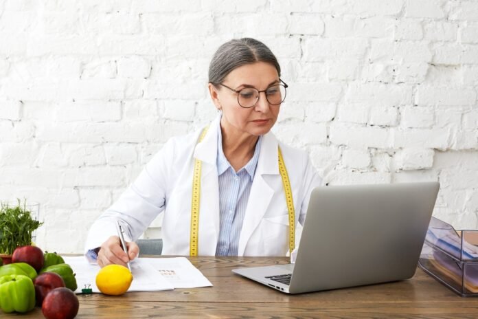 Decoding the Secrets of Sustainable Weight Management Over 40